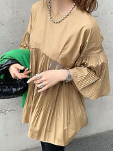 Pleated Flower Bud sSeeve Three Dimensional Flared Sleeve Shirt